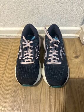 Brooks Womens Glycerin Blue and Lilac  Running Shoes Sneakers Size 7 Like New